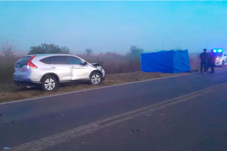 Fatal accidente en Ruta Provincial 32: camioneta chocó a hombre que pedía ayuda tras despiste - imagen de origen
