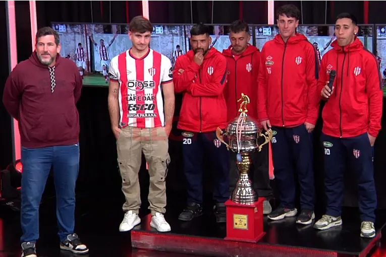 Atlético Paraná campeón de la Copa Túnel: resaltaron el esfuerzo del grupo que hizo historia - imagen de origen