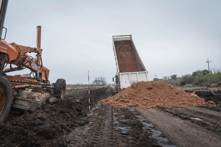 Se conocieron las ofertas económicas para una nueva etapa de recuperación de caminos rurales que incluye a Concordia - imagen de origen