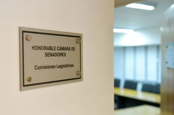 La próxima semana el Senado debatirá en comisiones deuda, transparencia y consorcios camineros - imagen de origen