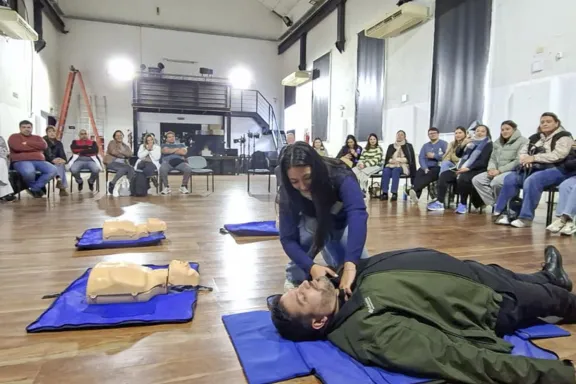 Continúan las capacitaciones para fortalecer la atención de emergencias en el primer nivel de salud - imagen de origen