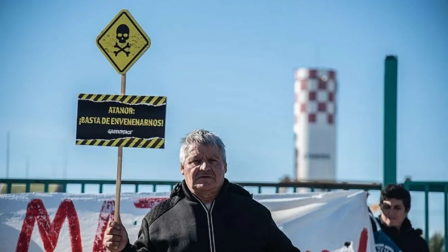 Ordenan indagar a directivos de Atanor por contaminar el Paraná - Informe Digital - imagen de origen