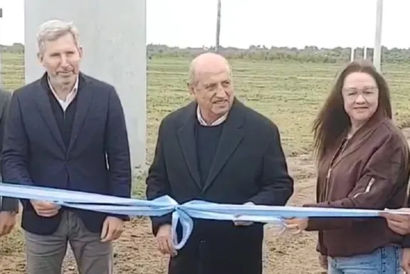 En la inauguración del Parque Industrial de Santa Elena el gobernador destacó la generación de empleo - imagen de origen