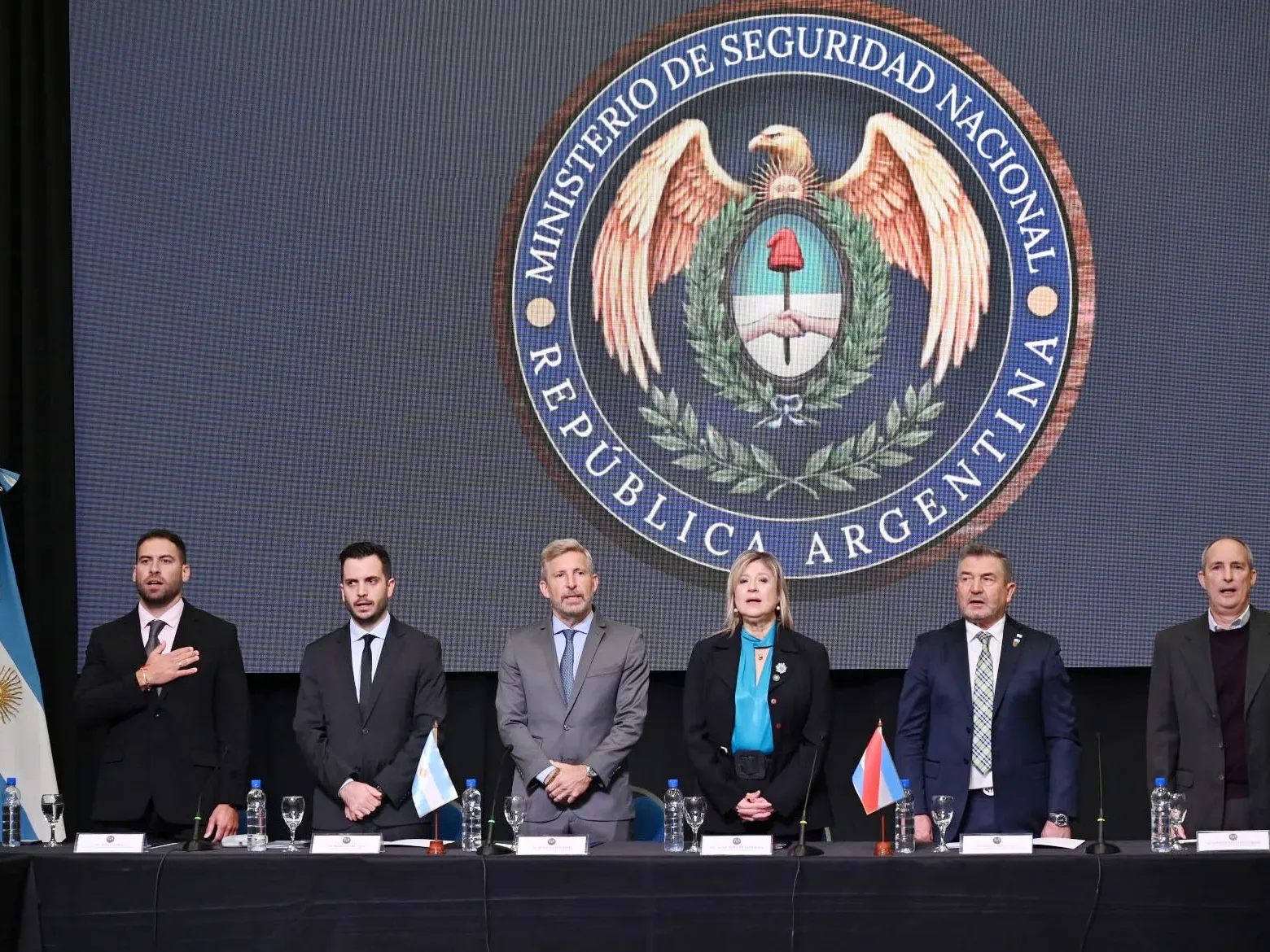 Frigerio encabezó la apertura del Consejo Federal de Seguridad Interior que sesionó en Entre Ríos - imagen de origen