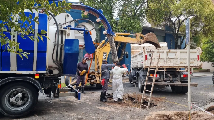 Paraná: cortan el tránsito en calle Santa Fe entre Alameda y Garay por obras sanitarias | Análisis - imagen de origen