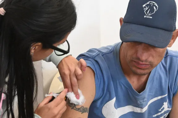 La Municipalidad de Paraná continúa con vacunación y control médico para personas en situación de calle - imagen de origen