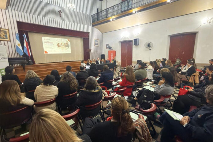 El CGE puso en marcha un curso de formación para equipos directivos de escuelas secundarias privadas - imagen de origen
