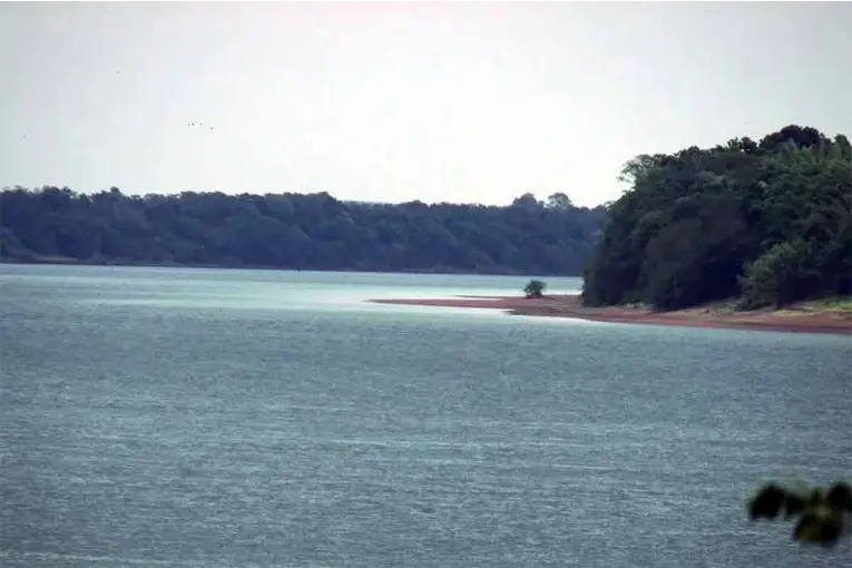 Preocupa la crecida del río Uruguay en Corrientes: sube 4 centímetros por hora - imagen de origen