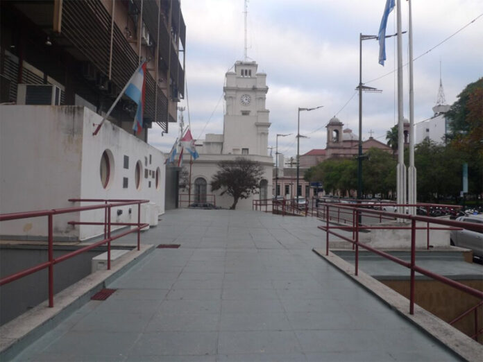 Paro de 72 horas: crece la tensión entre la AOEM y el Ejecutivo municipal - imagen de origen