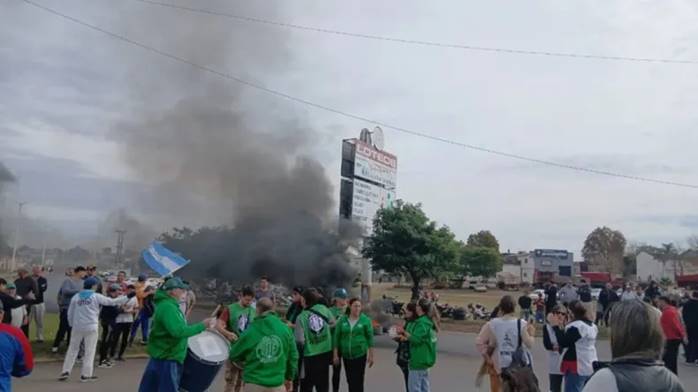 Colapso en Concepción del Uruguay: el cierre de "La China" deja a 950 familias en la calle - 7PAGINAS - imagen de origen