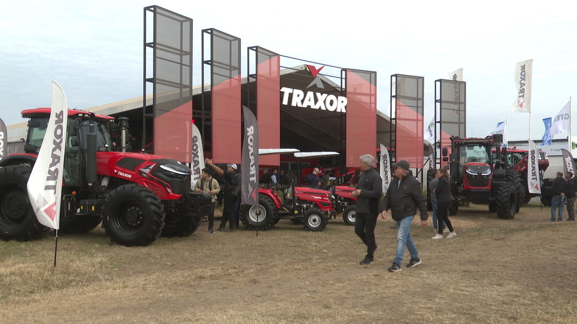 TRAXOR: ¿La nueva estrella en el mercado de tractores? - imagen de origen
