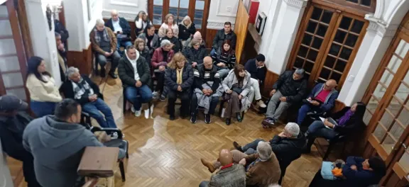 Al recordar a Perón, el PJ Paraná rechazó la reforma jubilatoria y llamó a “trabajar por la unidad - imagen de origen