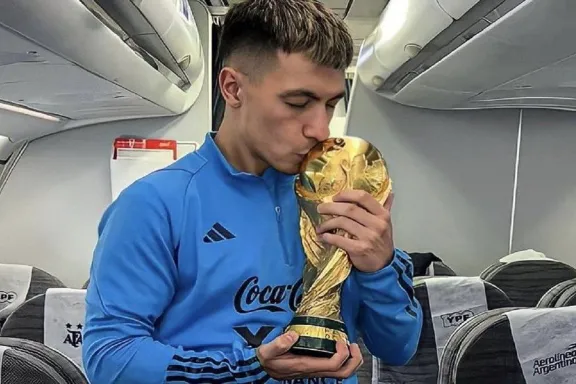 El entrerriano Lisandro “Licha” Martínez usará la número 6 en el mundial - imagen de origen