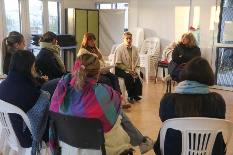 Capacitan al personal de salud municipal en protocolos de protección de la niñez - imagen de origen