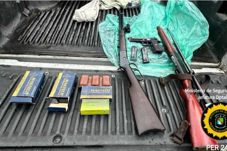 Secuestraron armas y municiones durante un control en la zona rural de Colón - imagen de origen