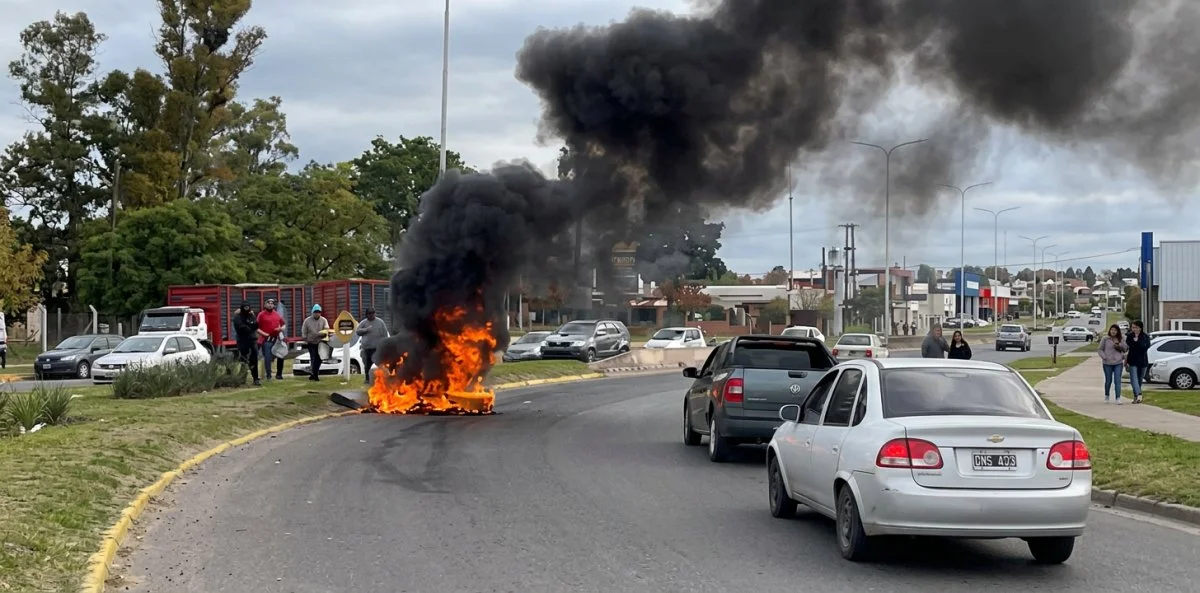 Trabajadores de Tres Arroyos convocan a una marcha para este jueves en el Monumento a Urquiza - imagen de origen