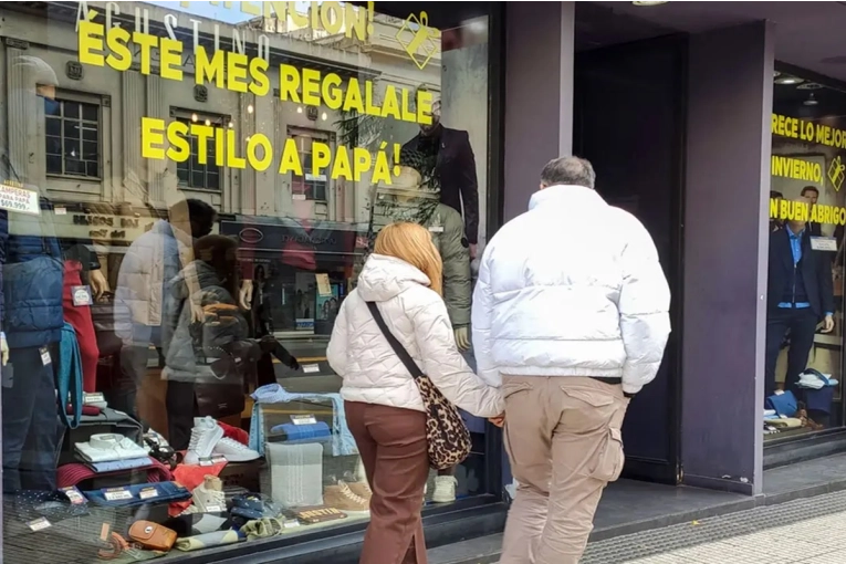 Las ventas por el Día del Padre cayeron por cuarto año consecutivo pese a las promociones - imagen de origen