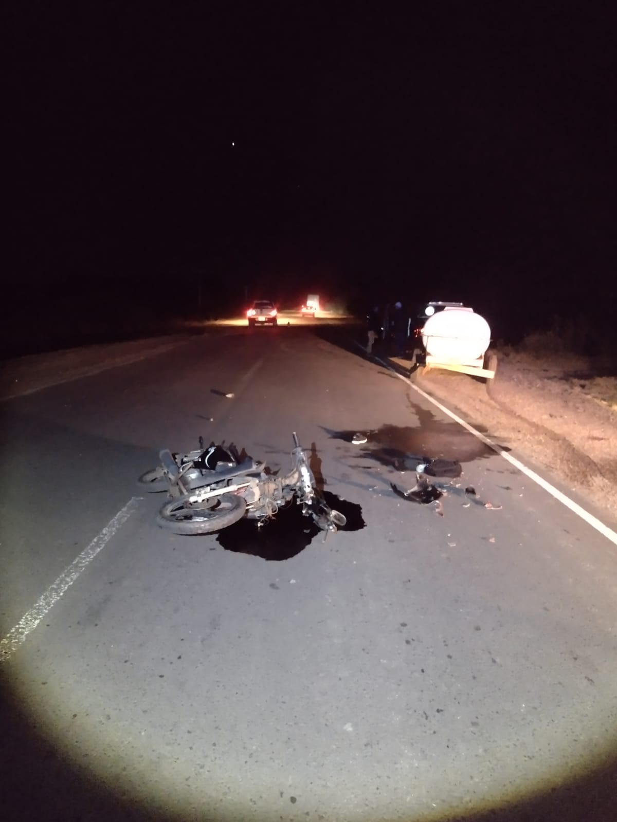 Ruta 4: una menor en moto chocó de atrás a un tráiler sin luces y sufrió graves heridas - 7PAGINAS - imagen de origen