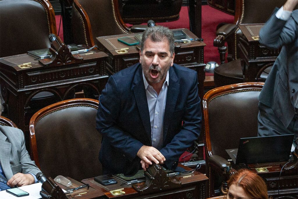 En medio de la interna con Santiago Caputo, Menem ensaya gestos hacia los aliados del PRO - Informe Digital - imagen de origen