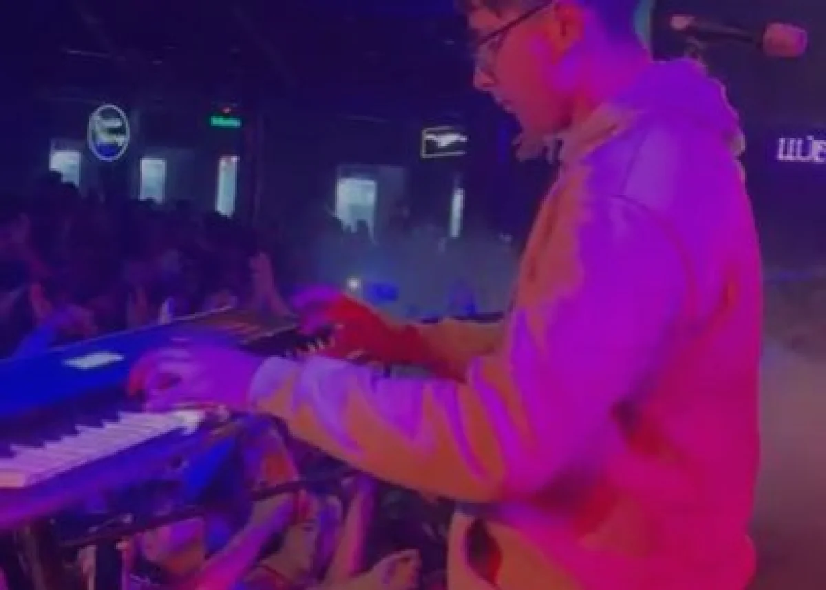 Joven músico uruguayense fue invitado a cantar junto a La T y La M en Doña Mary - imagen de origen