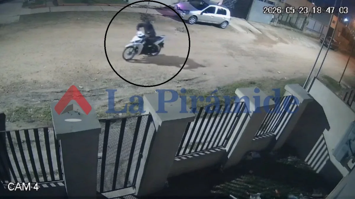 Robaron una moto en el barrio 90 Viviendas y piden ayuda para recuperarla - imagen de origen