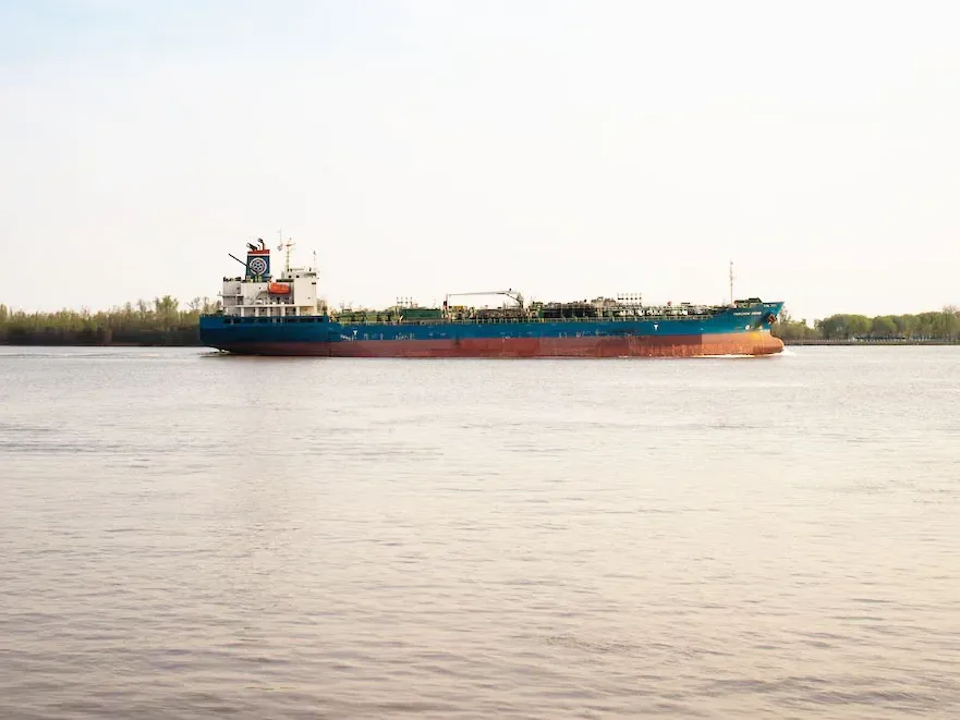 Tras la privatización de la Hidrovía, el Gobierno avanza el proceso de licitación para dragar el Río de la Plata - imagen de origen