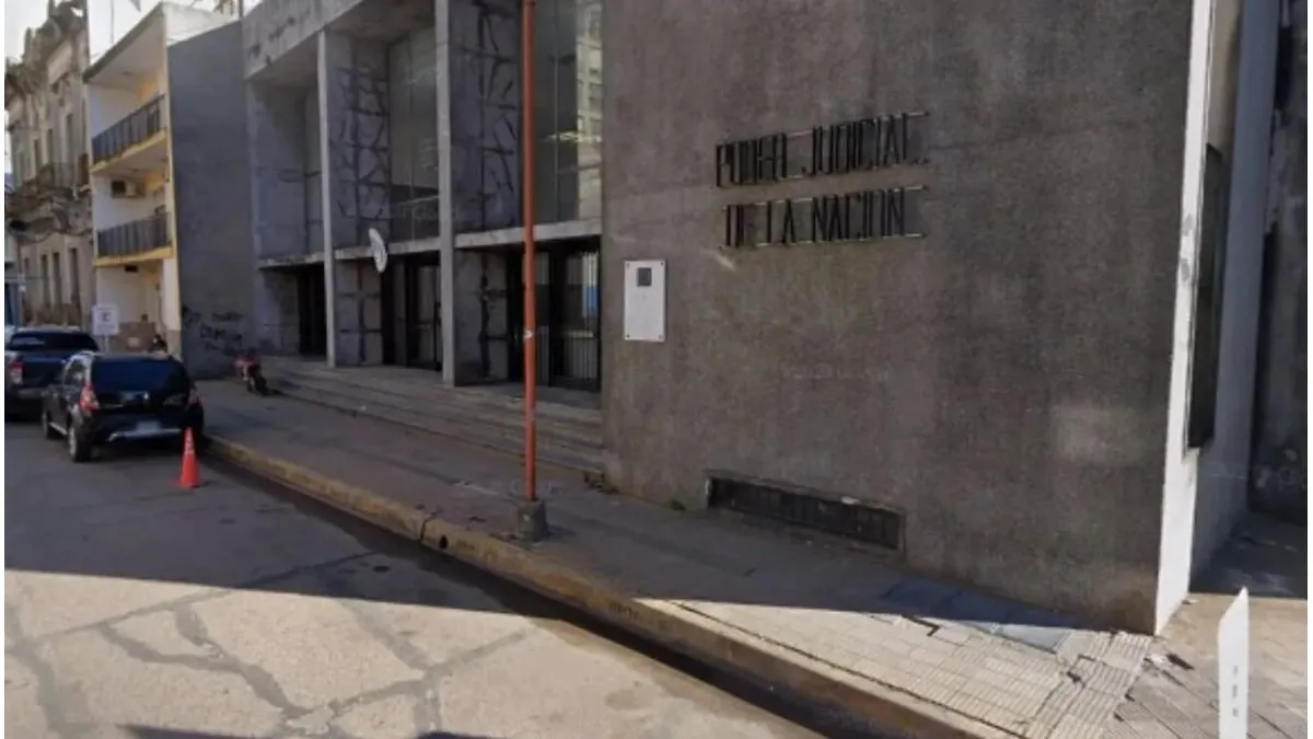 Condenan a una pareja que recibió más de 6 kilos de marihuana en una encomienda - imagen de origen