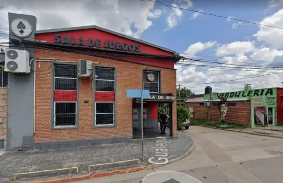Cierran la sala de juegos de Avenida Sarmiento y reubicarían a sus empleados en el Casino - imagen de origen