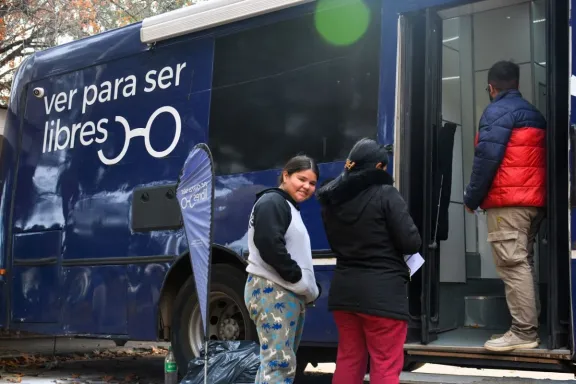 Con las entregas en Gualeguaychú, 3200 entrerrianos accedieron a anteojos gratis - imagen de origen