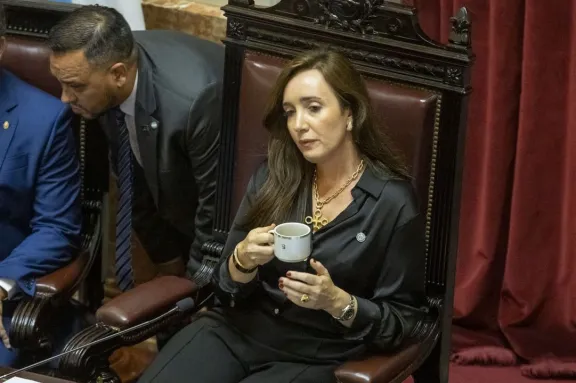 En Rosario, Villarruel cargó contra el Gobierno y habló sobre Adorni: “No hay nadie más peleado con los valores de Belgrano que él" - imagen de origen