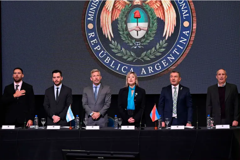 Frigerio encabezó la apertura del Consejo Federal de Seguridad Interior que sesionó en Entre Ríos - imagen de origen
