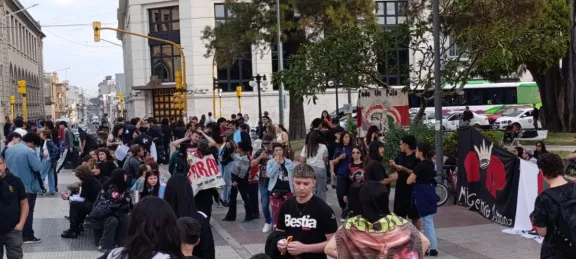 Para el Indio Solari: una misa de despedida en Paraná - imagen de origen