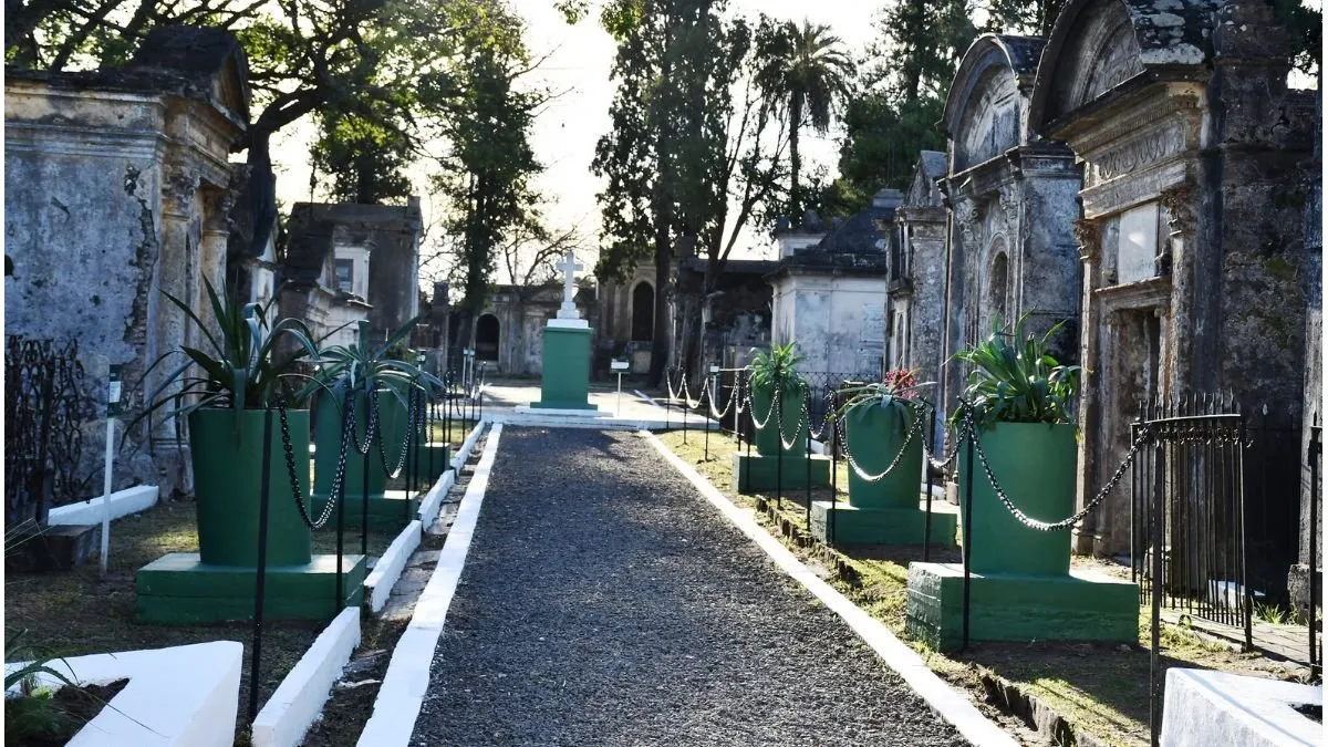 Concordia inauguró el museo a cielo abierto del Cementerio de los Fundadores - imagen de origen
