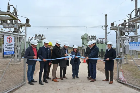 Los gobernadores de Entre Ríos y Santa Fe inauguraron una nueva subestación de energía en General Ramírez - imagen de origen
