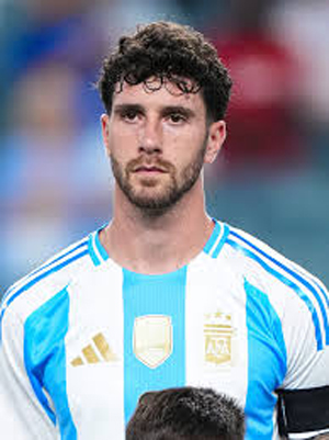 El concordiense Marcos Senesi fue convocado a la Selección Argentina para el Mundial 2026 - imagen de origen