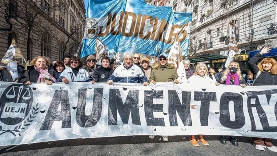 La UEJN expondrá en el Senado contra la reforma previsional y advierte sobre una “severa quita de derechos” | Análisis - imagen de origen