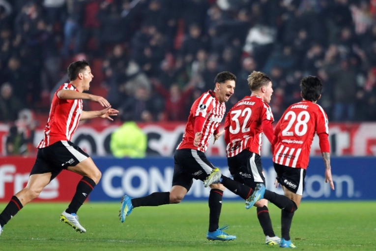 Estudiantes le ganó 1-0 a Independiente Medellín sobre la hora y clasificó a octavos de la Libertadores - imagen de origen