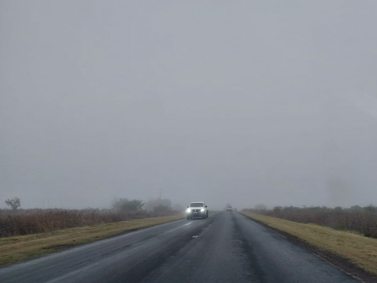 Alerta violeta por bancos de niebla: Defensa Civil advierte sobre riesgos en rutas y calles - imagen de origen
