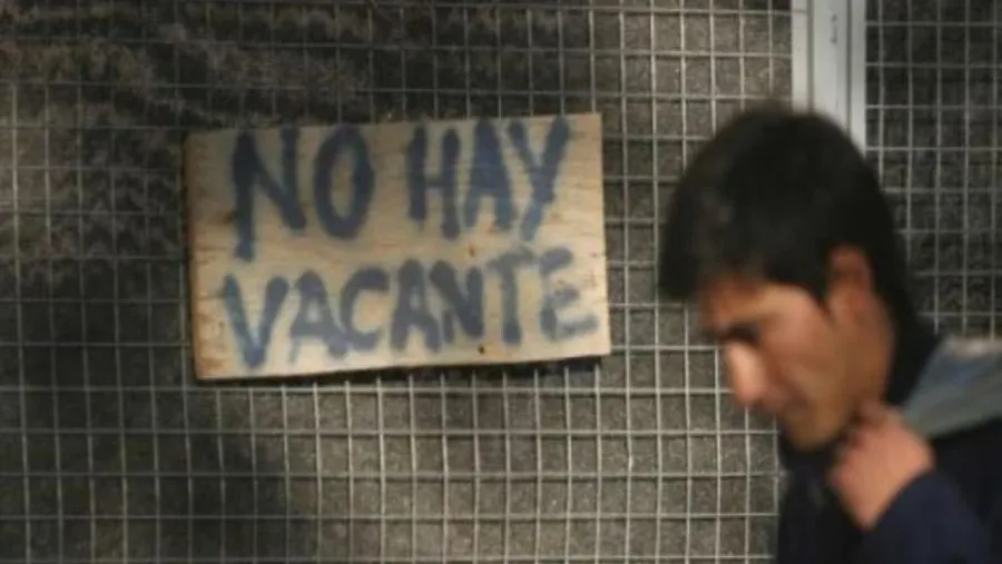 La desocupación tuvo una leve baja en el primer trimestre y afecta a 1,7 millones de argentinos | Análisis - imagen de origen