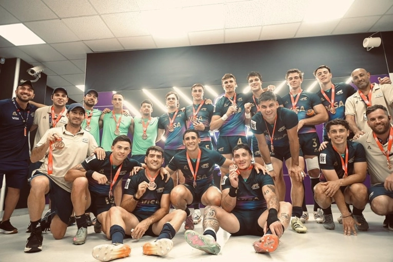 Los Pumas 7s vencieron a Fiji, se quedaron con el bronce en Valladolid y siguen con vida en la lucha por el título - imagen de origen