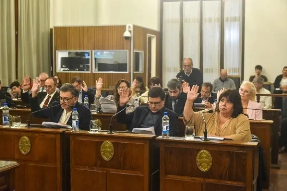 Senadores justicialistas cuestionaron a la Provincia la remoción del director de un Hospital de Maciá - imagen de origen