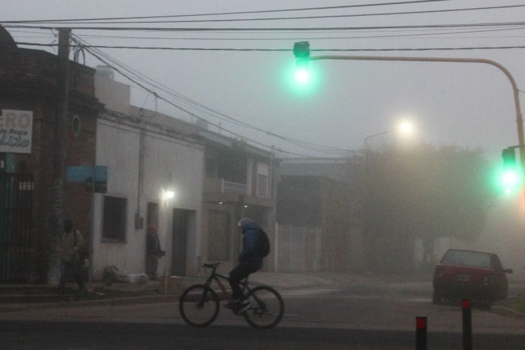 De la niebla matutina a una tarde de 20 grados: así se presentará el clima en la ciudad - imagen de origen