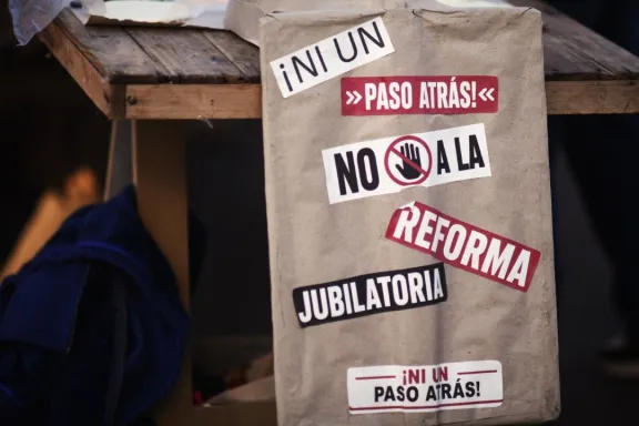 Los docentes paran por salarios y la Multisectorial volantea contra la reforma previsional - imagen de origen