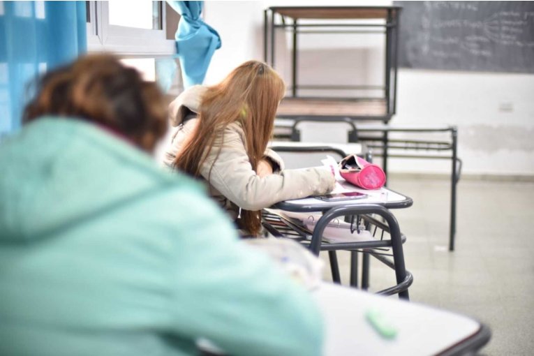 Provincia lanza una campaña para abordar problemáticas que afectan a estudiantes - imagen de origen