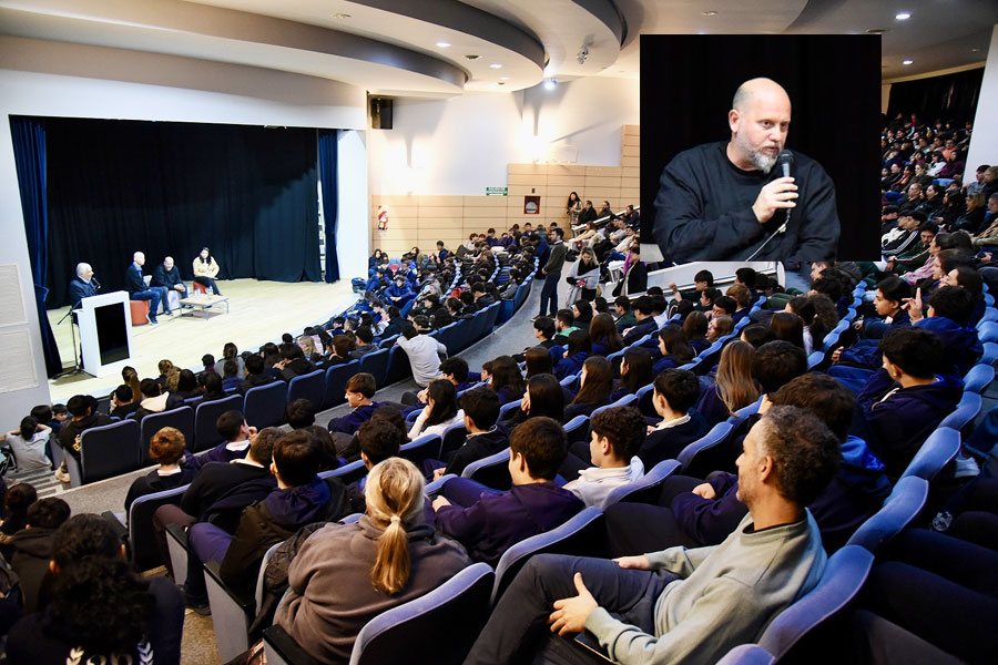 Estudiantes colmaron el auditorio en la charla de Cayetano sobre apuestas digitales - imagen de origen