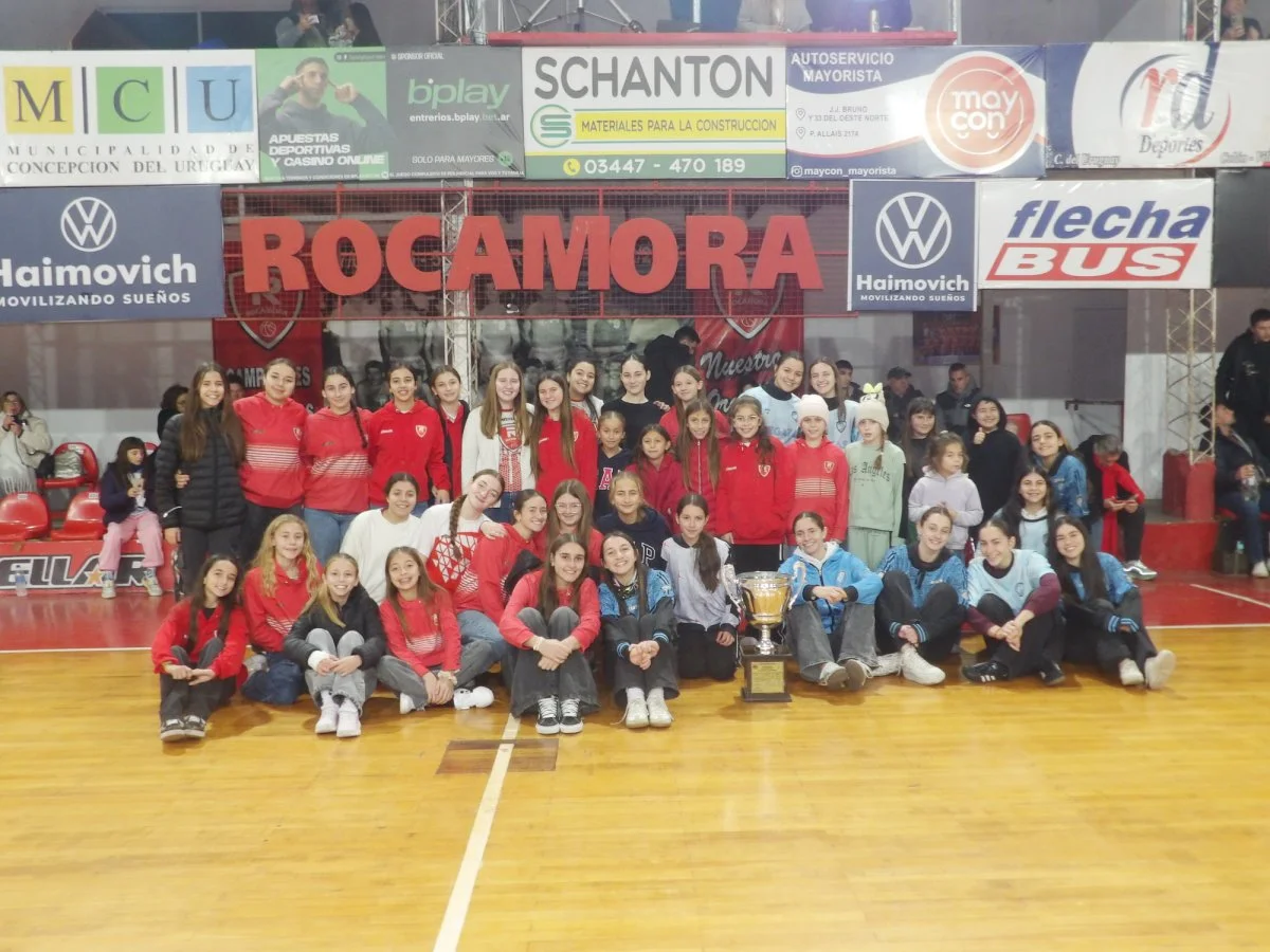 Rocamora y Regatas recibieron la Copa Challenger - imagen de origen