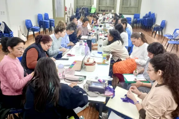 Paraná: Talleres de diseño e identidad regional, en el corazón de la Diplomatura en Arte Textil - imagen de origen