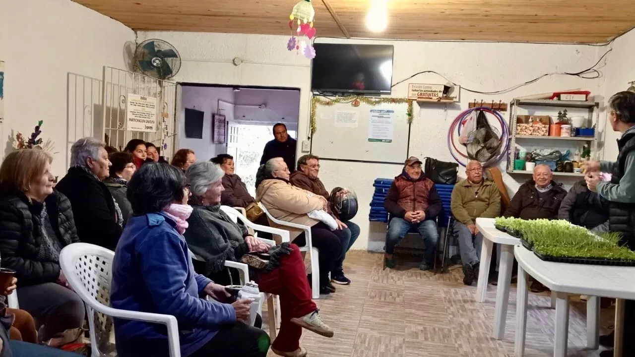 Adultos mayores participaron de una capacitación en huertas y alimentación saludable - imagen de origen