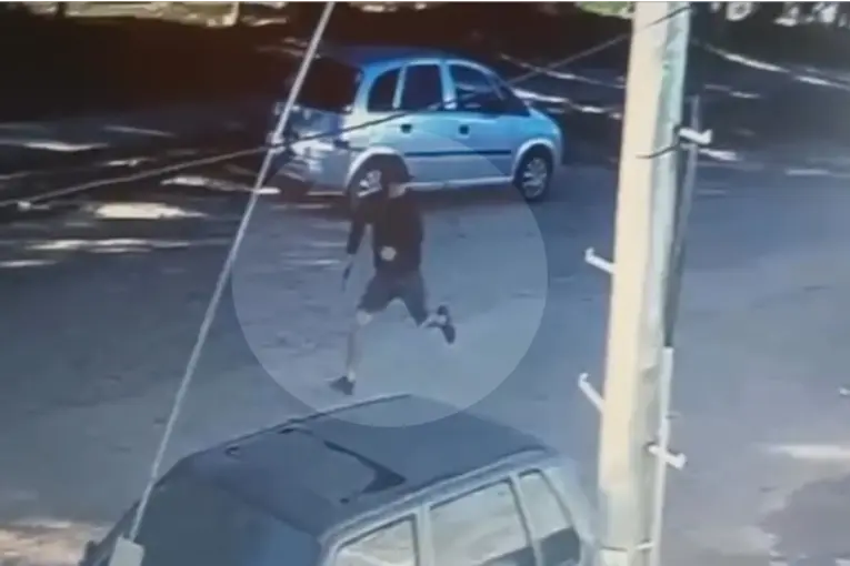 Un adolescente disparó contra policías durante una persecución en La Paz - imagen de origen