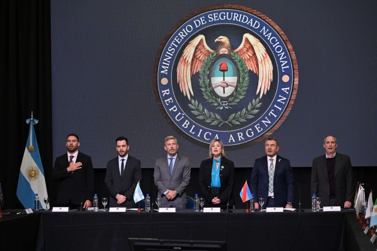 Frigerio encabezó la apertura del Consejo Federal de Seguridad Interior que sesionó en Entre Ríos - imagen de origen